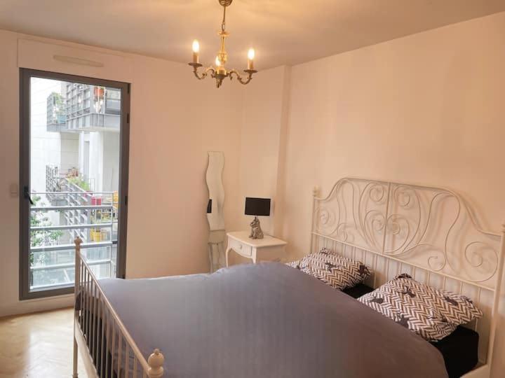 Beautiful And Large Montparnasse Appartamento